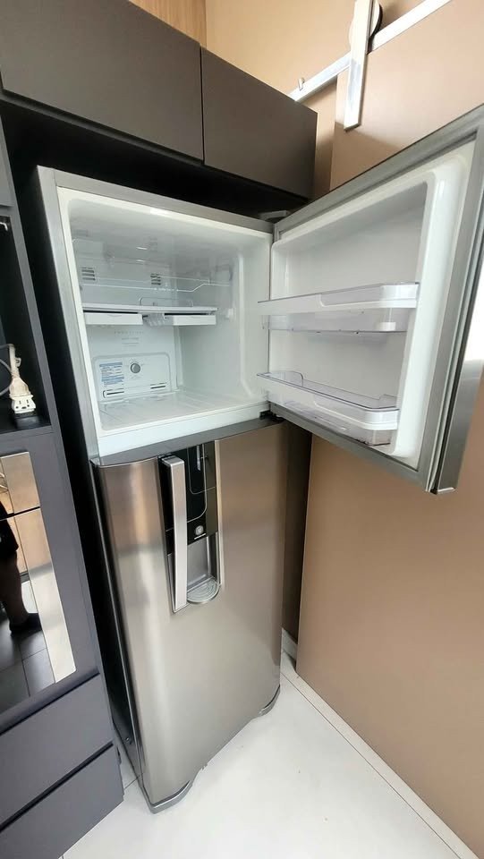 Geladeira Electrolux inox 410 litros funcionado perfeitamente