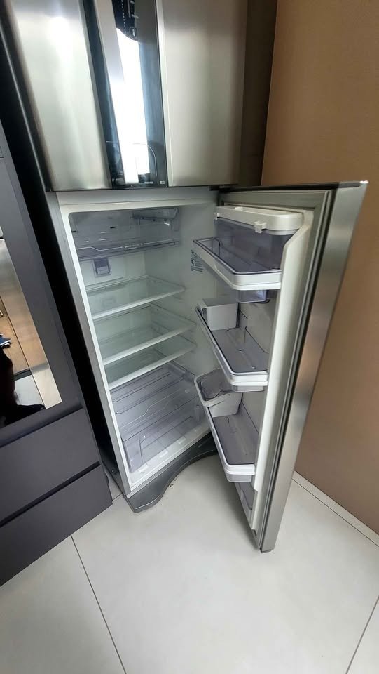 Geladeira Electrolux inox 410 litros funcionado perfeitamente